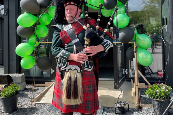 Invigning med skotska toner!